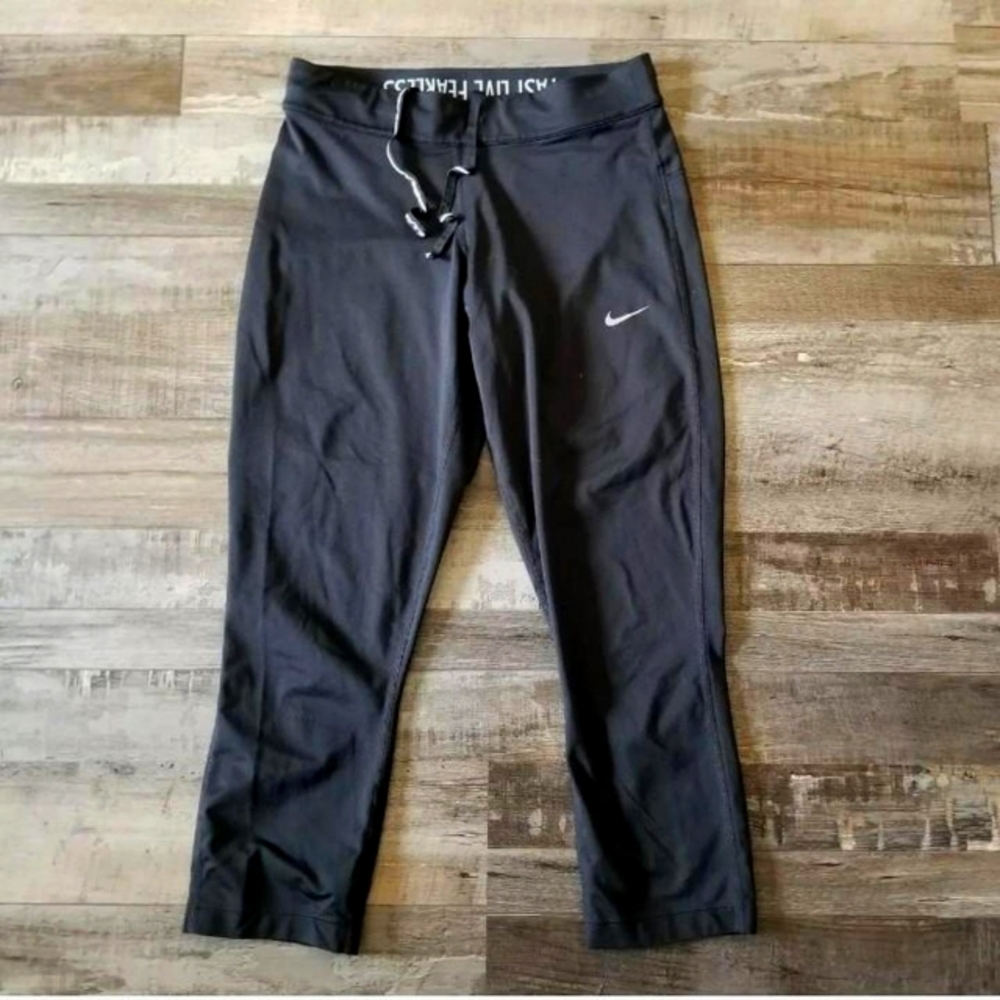 A6 Nike Dri Fit Relay Crop Capri Tights leggings pants Black Running Active XS